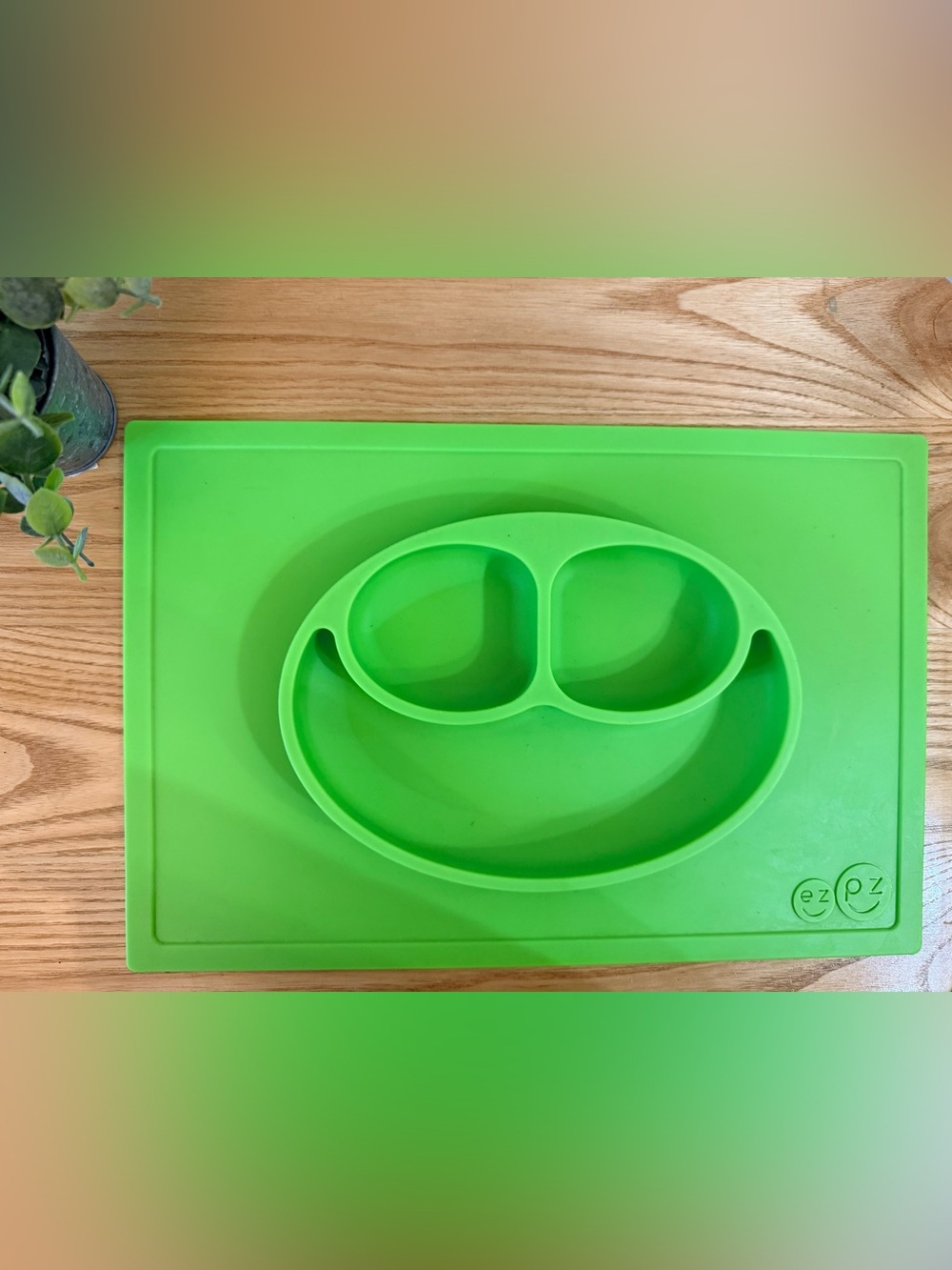 🌿4/$25 • ezpz Happy Mat - 100% Silicone Suction Plate with Built-in Placemat